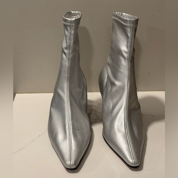 Angel Alarcon Pointed-Toe Kitten-Heel Boots - Picture 3 of 15